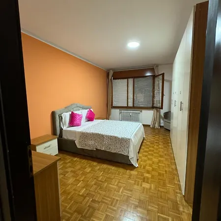 Guest house First Dream Mestre *